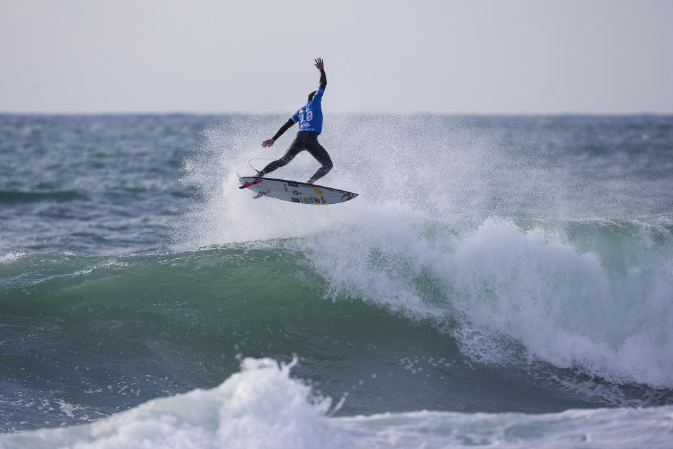 Gabriel Medina Moche rip curl portugal surf
