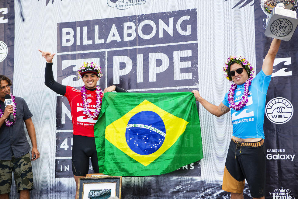 adriano de souza gabriel medina surf