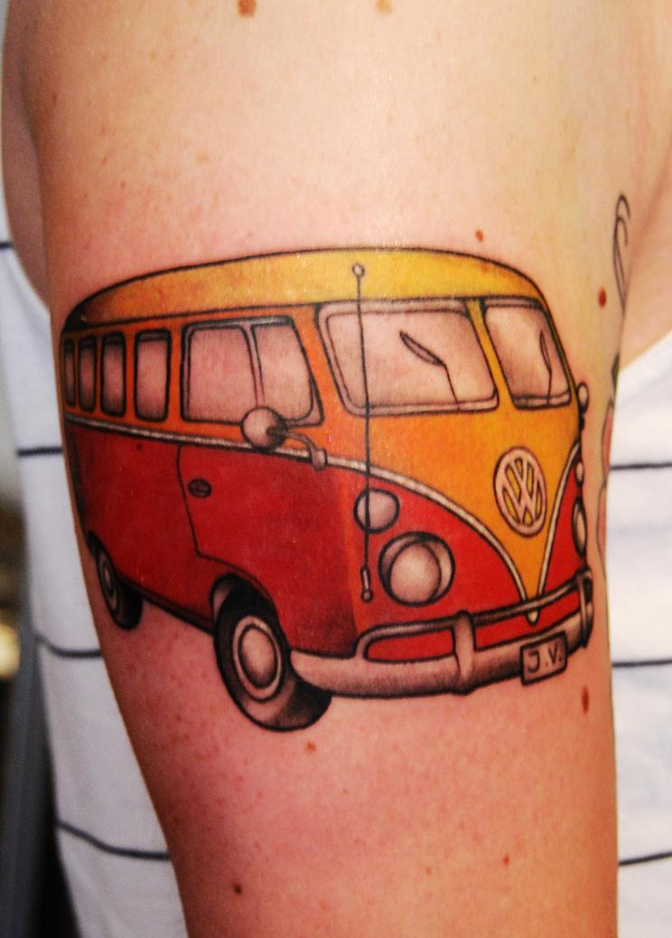 Le top des tattoos inspirés du combi van Volkswagen