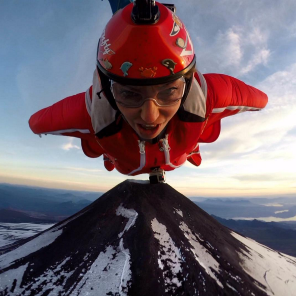 roberta mancino saut volcan wingsuit