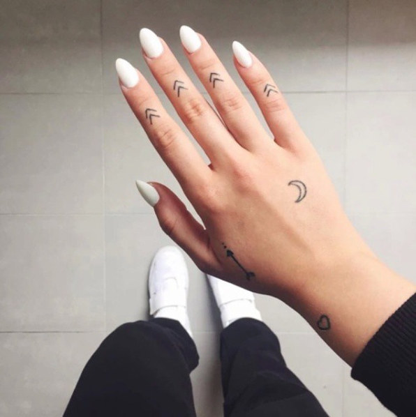 tatouages minimalistes