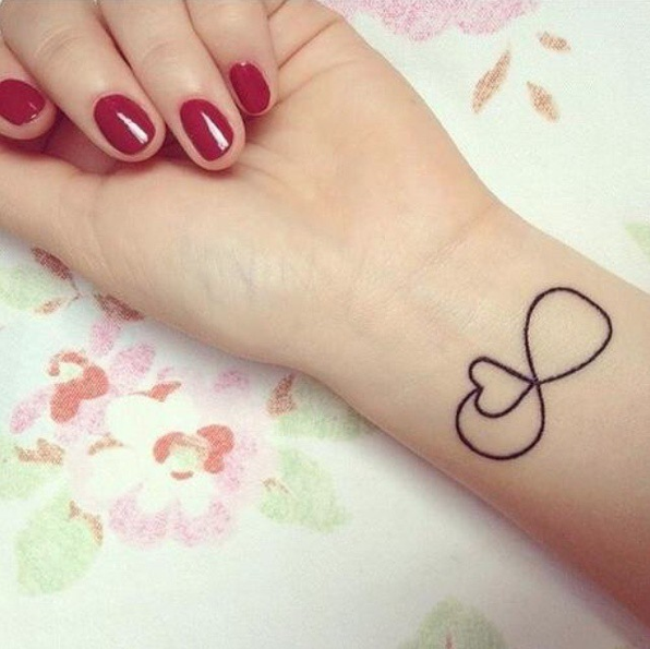 tatouages minimalistes