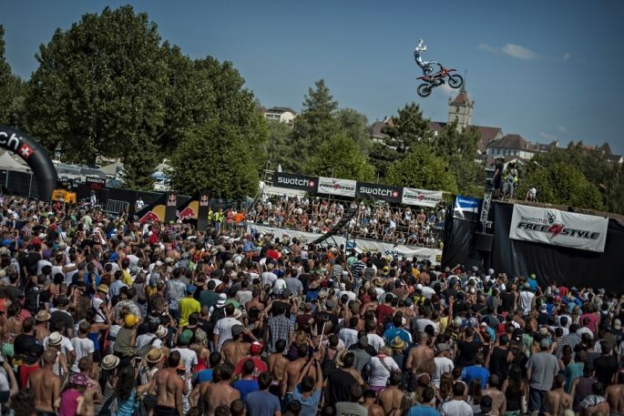 DOUBLE FLIP EN FMX A NEUCHATEL