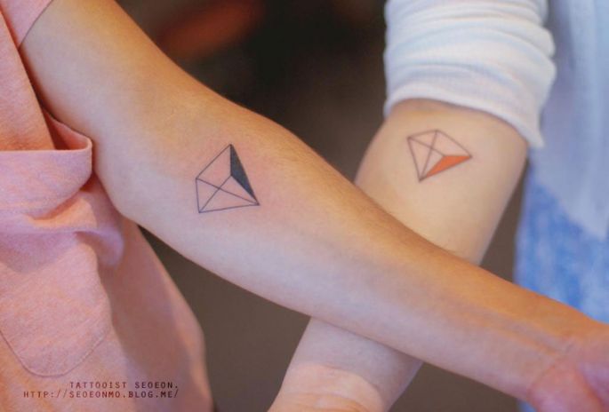 tatouages minimalistes