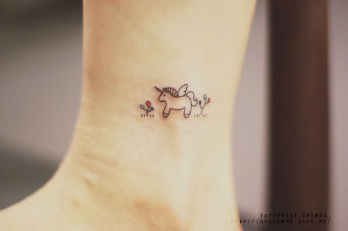 tatouages minimalistes