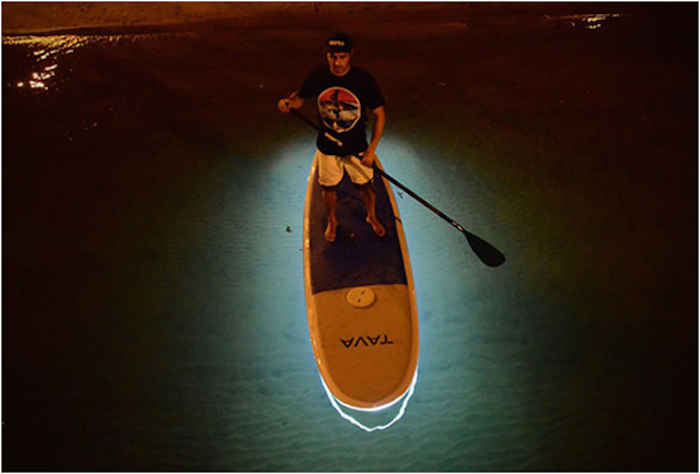 Night SUP (c:Fubiz)