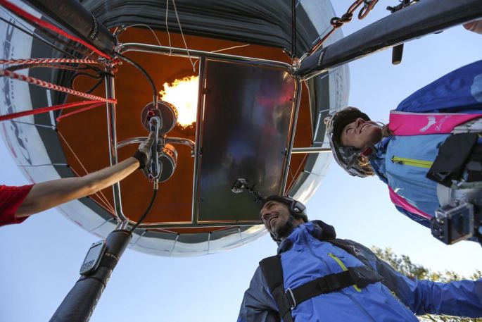 TOMER SISLEY SAUTE EN BASEJUMP POUR RIDING ZONE