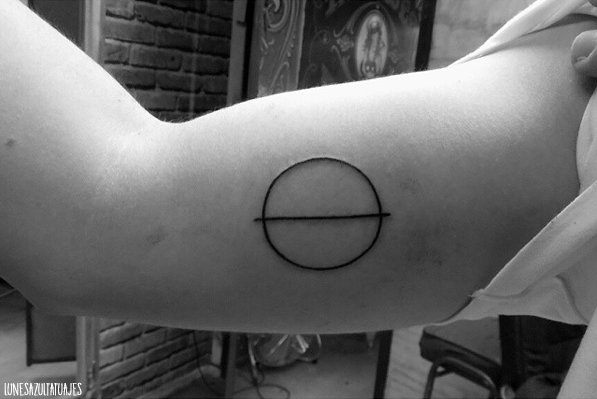 tatouages minimalistes