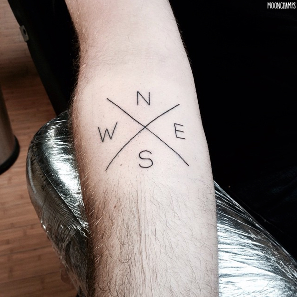 tatouages minimalistes