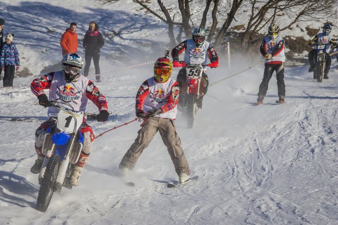 ski moto red bull