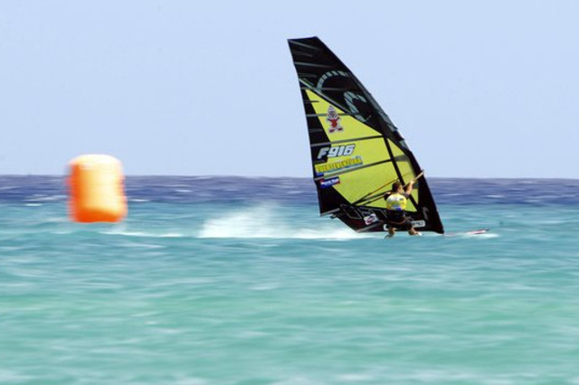 windsurf