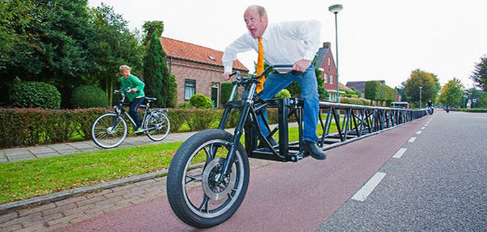 Des neerlandais viennent de creer le velo le plus long du monde