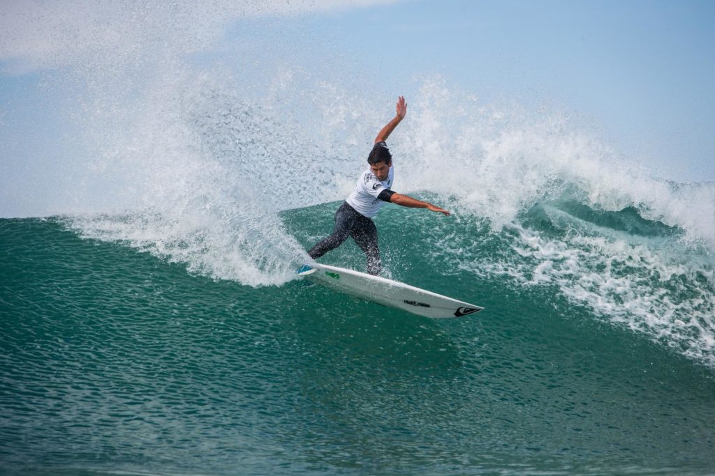 Jeremy Flores en compétition à Hossegor - 2015