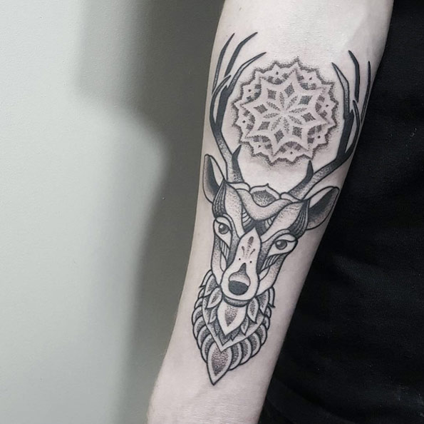 dotwork-stag-tattoo-1