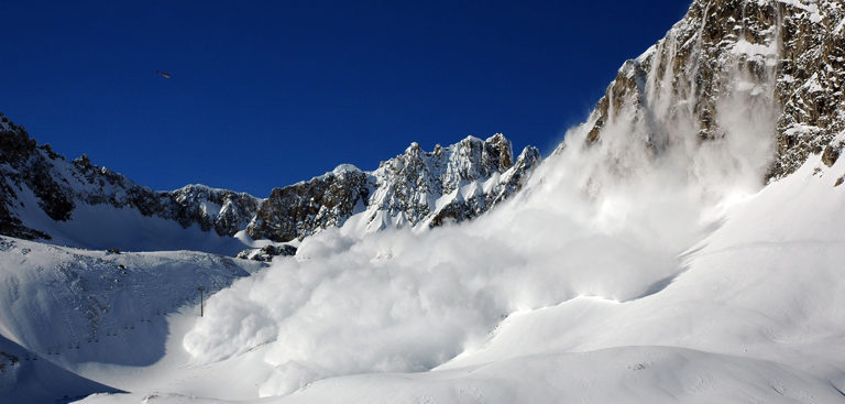 avalanche-tignes-768x367