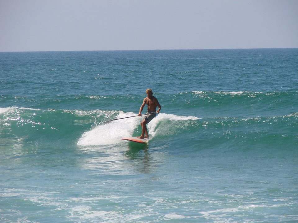 Laird Hamilton en freesurf dans les vagues Biarrotes cette semaine