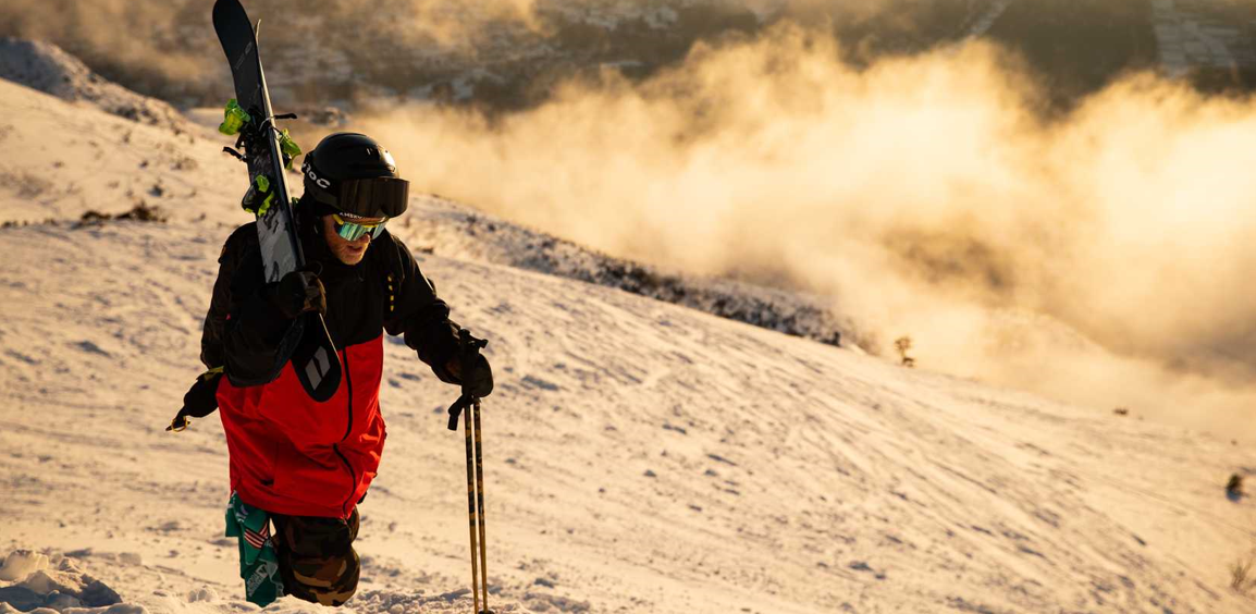 Tanner Hall participera à l’épreuve de Kicking Horse du FWT 2023