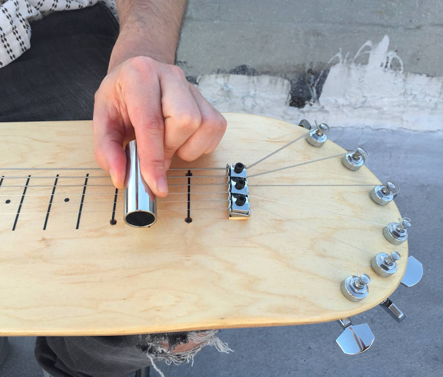 lap skate guitar