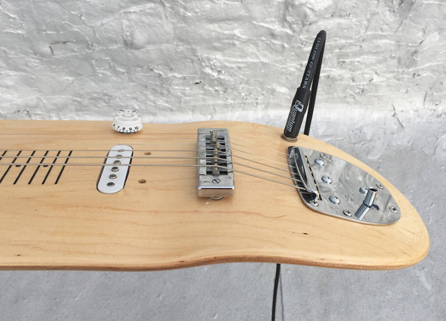 lap skate guitar 