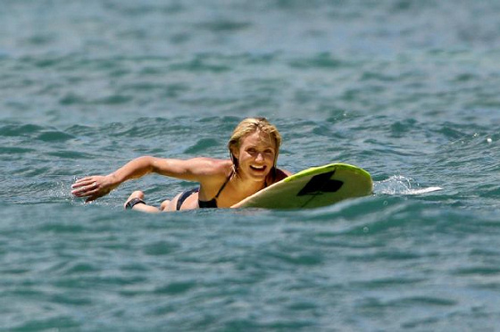 TOP 10 DES STARS QUI SE LA JOUENT SURFEUSES SEXY ! 