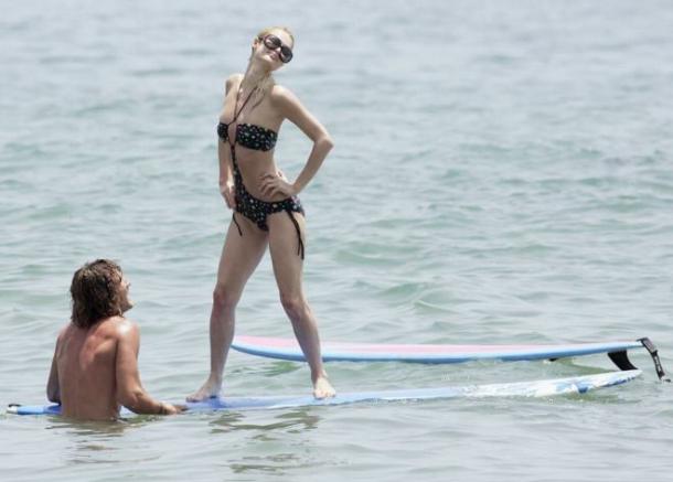 TOP 10 DES STARS QUI SE LA JOUENT SURFEUSES SEXY ! 