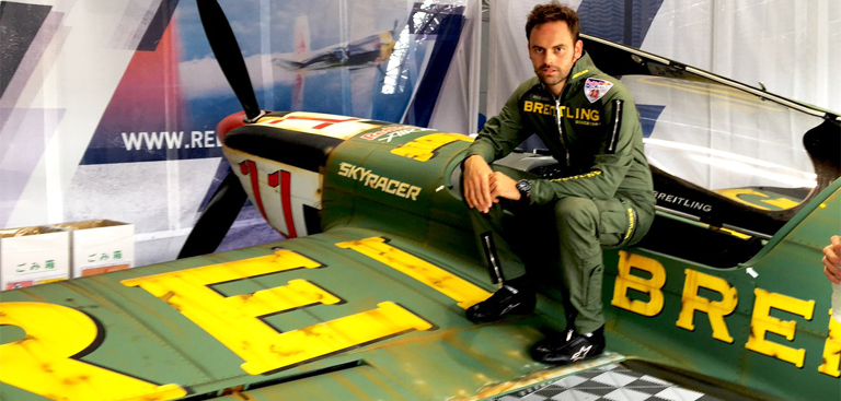 Une minute à fond dans l'avion avec Mikael Brageot